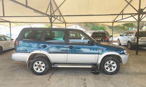 Nissan Terrano 2.7 LUXURI 7pax  - Foto 3