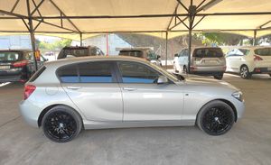 BMW Serie 1 114D  - Foto 3