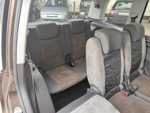 Volkswagen Touran 2.0 TDI SPORT 7PAX  - Foto 14