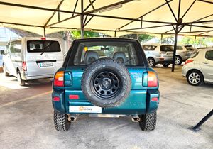 Toyota Rav4 VX  - Foto 8