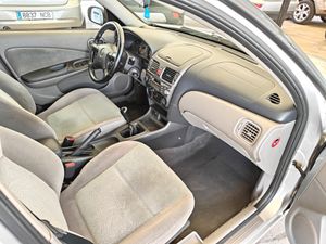 Nissan Almera 1.8 CONFORT  - Foto 11