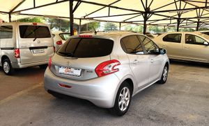 Peugeot 208 5P  STYLE  1.2 L  - Foto 5