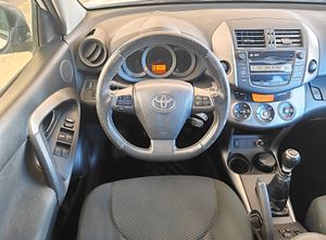 Toyota Rav4 2.2 D4D  ADVANCE  4X2  - Foto 10