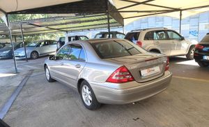 Mercedes Clase C C-180 K ELEGANCE  - Foto 6