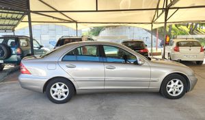 Mercedes Clase C C-180 K ELEGANCE  - Foto 3