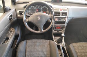 Ford Focus 1.6 TDCI  - Foto 10