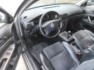 Volkswagen Passat 1.9 TDI HIGHLINE   130cv  - Foto 9