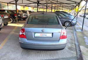 Volkswagen Passat 1.9 TDI HIGHLINE   130cv  - Foto 8