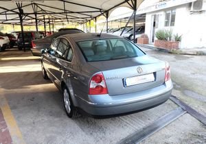 Volkswagen Passat 1.9 TDI HIGHLINE   130cv  - Foto 6