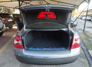 Volkswagen Passat 1.9 TDI HIGHLINE   130cv  - Foto 15