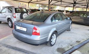 Volkswagen Passat 1.9 TDI HIGHLINE   130cv  - Foto 5