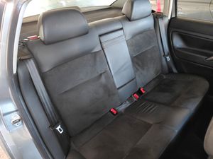 Volkswagen Passat 1.9 TDI HIGHLINE   130cv  - Foto 14