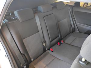 Toyota Auris 140H e-CVT Advance - Foto 13