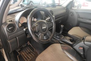 Jeep Cherokee Sport 2.5 CRD - Foto 8