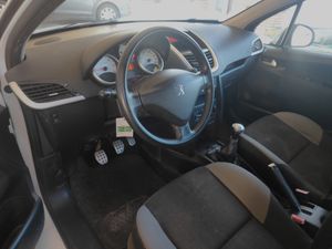 Peugeot 207 5p Confort 1.6 HDi 90 - Foto 9