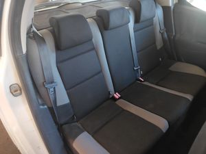 Peugeot 207 5p Confort 1.6 HDi 90 - Foto 13