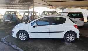 Peugeot 207 5p Confort 1.6 HDi 90 - Foto 3