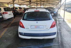 Peugeot 207 5p Confort 1.6 HDi 90 - Foto 8