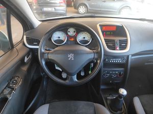 Peugeot 207 5p Confort 1.6 HDi 90 - Foto 10