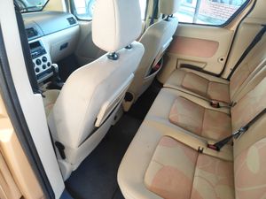 Ford Tourneo Connect 1.8TDI - Foto 11