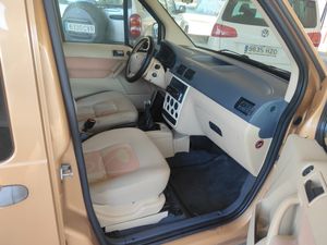 Ford Tourneo Connect 1.8TDI - Foto 10