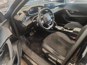 Peugeot 2008 GT Pack BlueHDi 130 EAT8 - Foto 9
