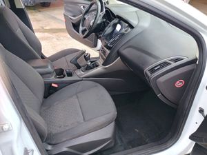 Ford Focus Berlina Trend 1.6 TDCi 115 CV - Foto 10