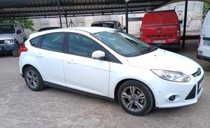 Ford Focus Berlina Trend 1.6 TDCi 115 CV - Foto 3