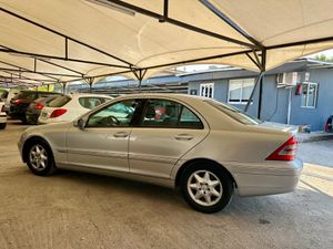 Mercedes Clase C C 180 Berlina - Foto 3