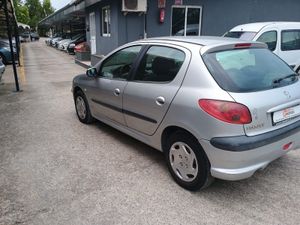Peugeot 206 5p XT 110 Aut. - Foto 3