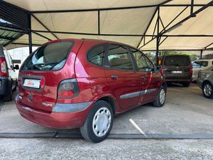 Renault Scénic 1.6 16v RXE - Foto 8