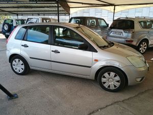 Ford Fiesta 5p Ambiente 1.4 TDCi 68 CV - Foto 3