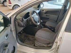 Ford Fiesta 5p Ambiente 1.4 TDCi 68 CV - Foto 9