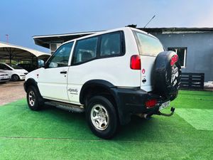 Nissan Terrano 3p 2.7TD 100 Comfort - Foto 3