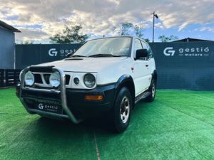 Nissan Terrano 3p 2.7TD 100 Comfort - Foto 2