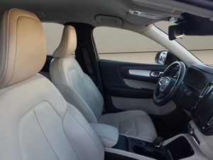 Volvo XC40  2.0 D4 AWD  Auto Momentum  - Foto 18