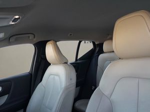 Volvo XC40  2.0 D4 AWD  Auto Momentum  - Foto 19