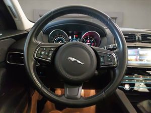 Jaguar F-Pace  2.0L i4D AWD Manual Portfolio  - Foto 16