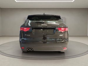 Jaguar F-Pace  2.0L i4D AWD Manual Portfolio  - Foto 6
