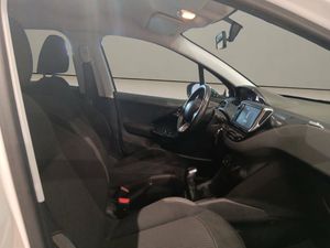 Peugeot 208  3P  1.2L PureTech 82 Style  - Foto 9