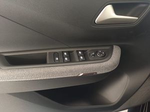 Opel Frontera 1.2T XHT Hybrid eDCT6 107kW GS  - Foto 17