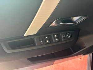 Citroën C4 Hybrid 145 ë-DCS6 Business Edition  - Foto 17