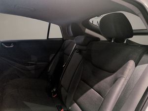 Hyundai IONIQ 1.6 GDI HEV Klass DCT  - Foto 12