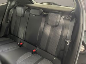 Peugeot 2008 N2008 Allure Hybrid 145 eDCS6  - Foto 12