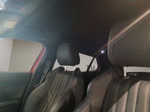 Peugeot 2008   BlueHDI 130 S&S EAT8 GT  - Foto 11