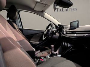 Mazda 2 1.5 GE 66kW (90CV) Black Tech Edition  - Foto 15