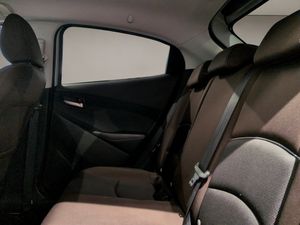 Mazda 2 1.5 GE 66kW (90CV) Black Tech Edition  - Foto 11