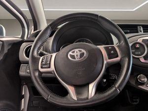 Toyota Yaris 90D ACTIVE  - Foto 17
