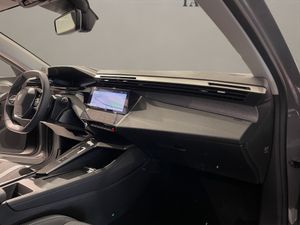 Peugeot 308 5P Allure Hybrid MHEV 136 e-DCS6  - Foto 16