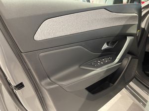 Peugeot 308 5P Allure Hybrid MHEV 136 e-DCS6  - Foto 20